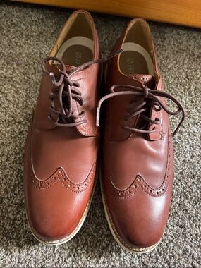 Men's Brown Leather Wingtip Oxford Shoes